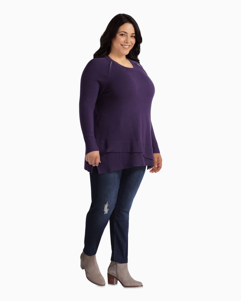 Plus size model with rectangle body shape wearing Iclyn Modern Zipper Sweater by Prescott New York | Dia&Co | dia_product_style_image_id:112439